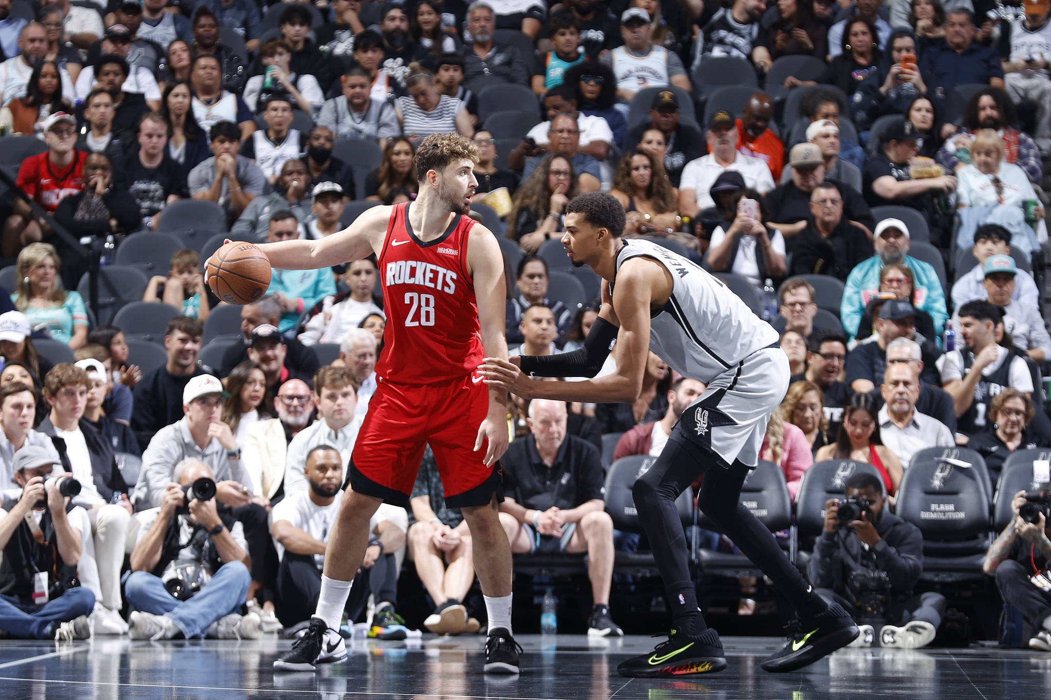 关于这也行？山东泰山回应争议备战欧篮联杜兰特连续十二场比赛得分超过势不可挡，赛后北京国安调整名单以备德国杯的信息